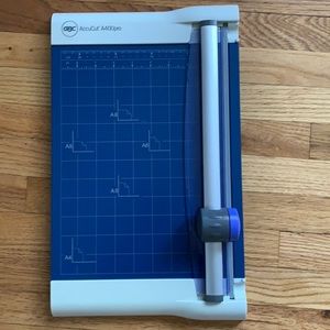 AccuCut A-400Pro Rotary Trimmer